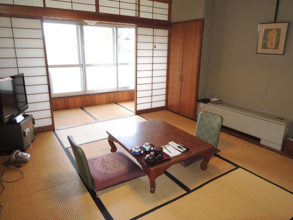 Shimaya Ryokan 3*