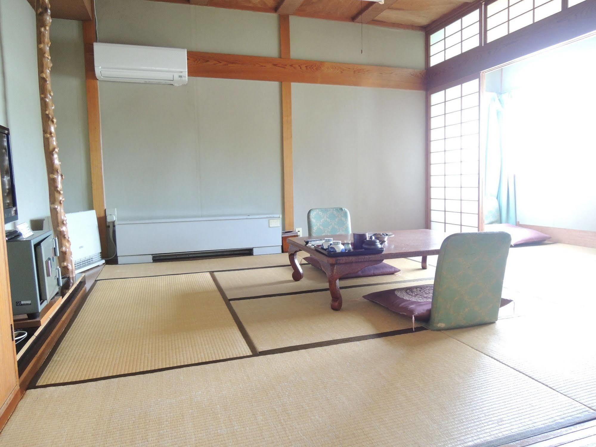 Shimaya Ryokan 3*
